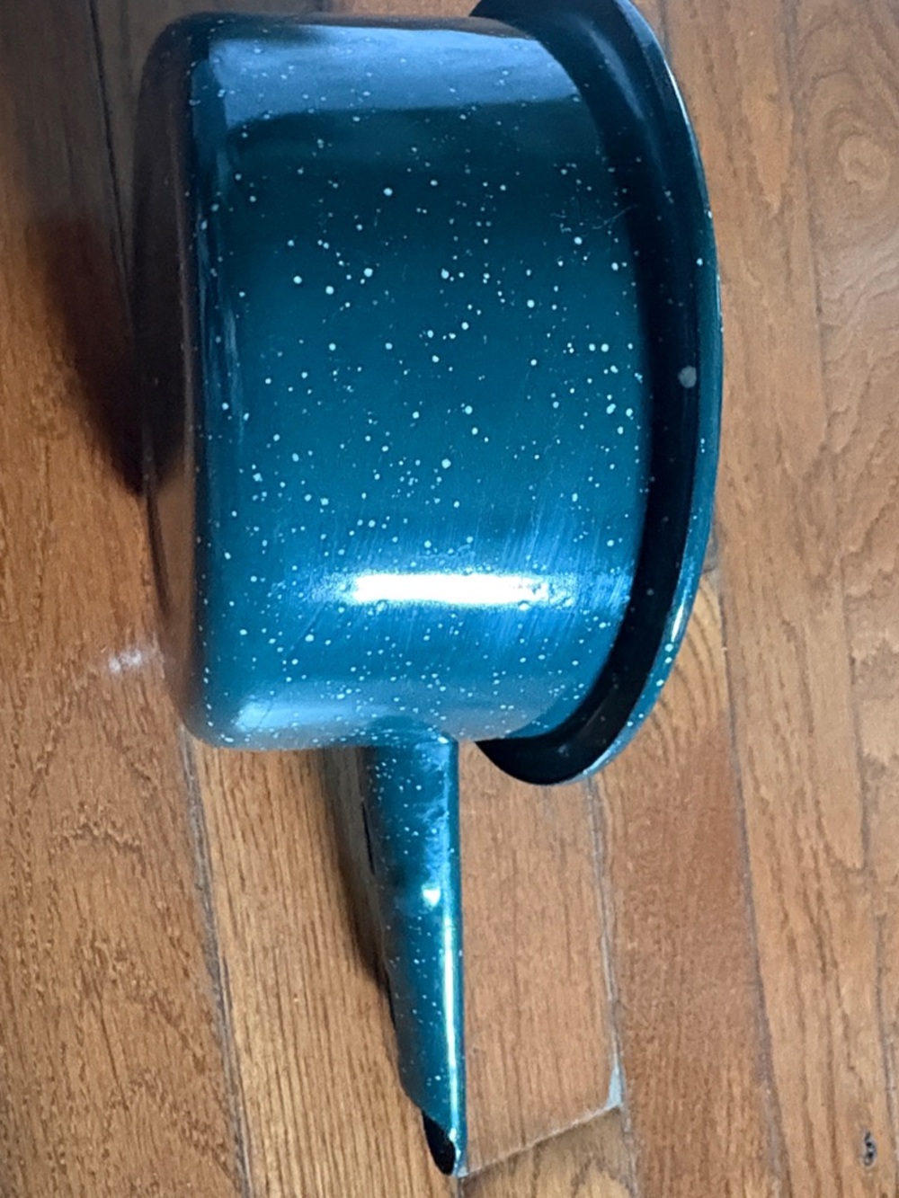 Vintage Green Speckled Enamel Saucepan - Picture 2 of 5